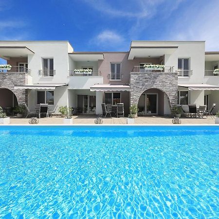 Apartments Punta Privlaka  Kültér fotó