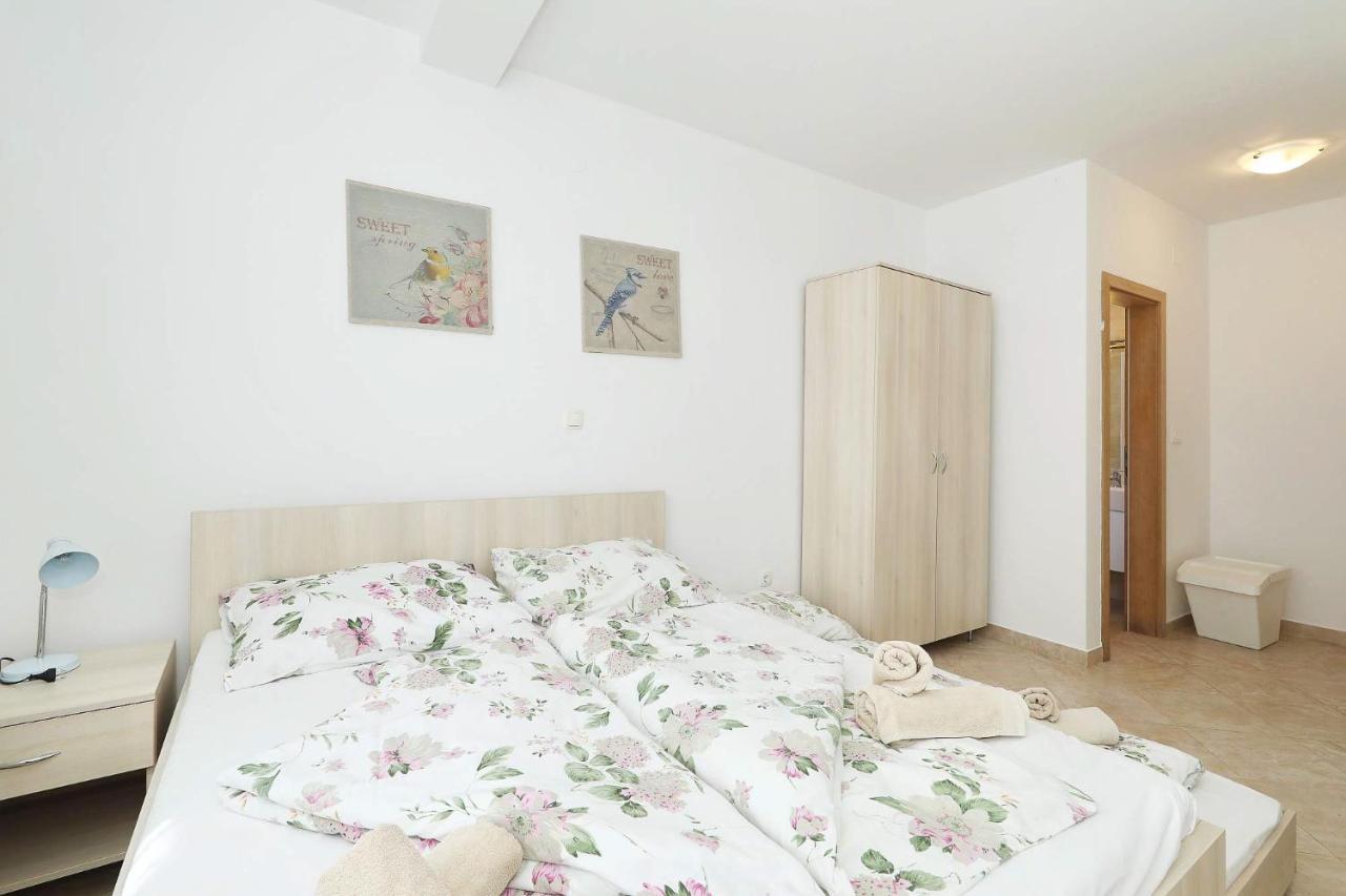 Apartments Punta Privlaka  Kültér fotó