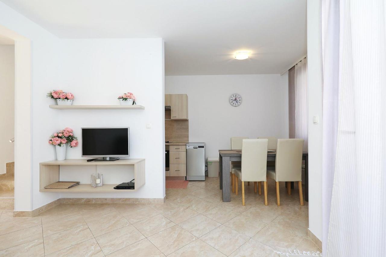Apartments Punta Privlaka  Kültér fotó