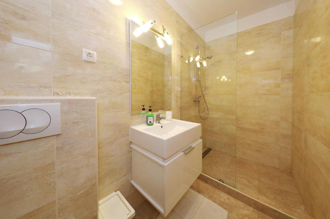 Apartments Punta Privlaka  Kültér fotó