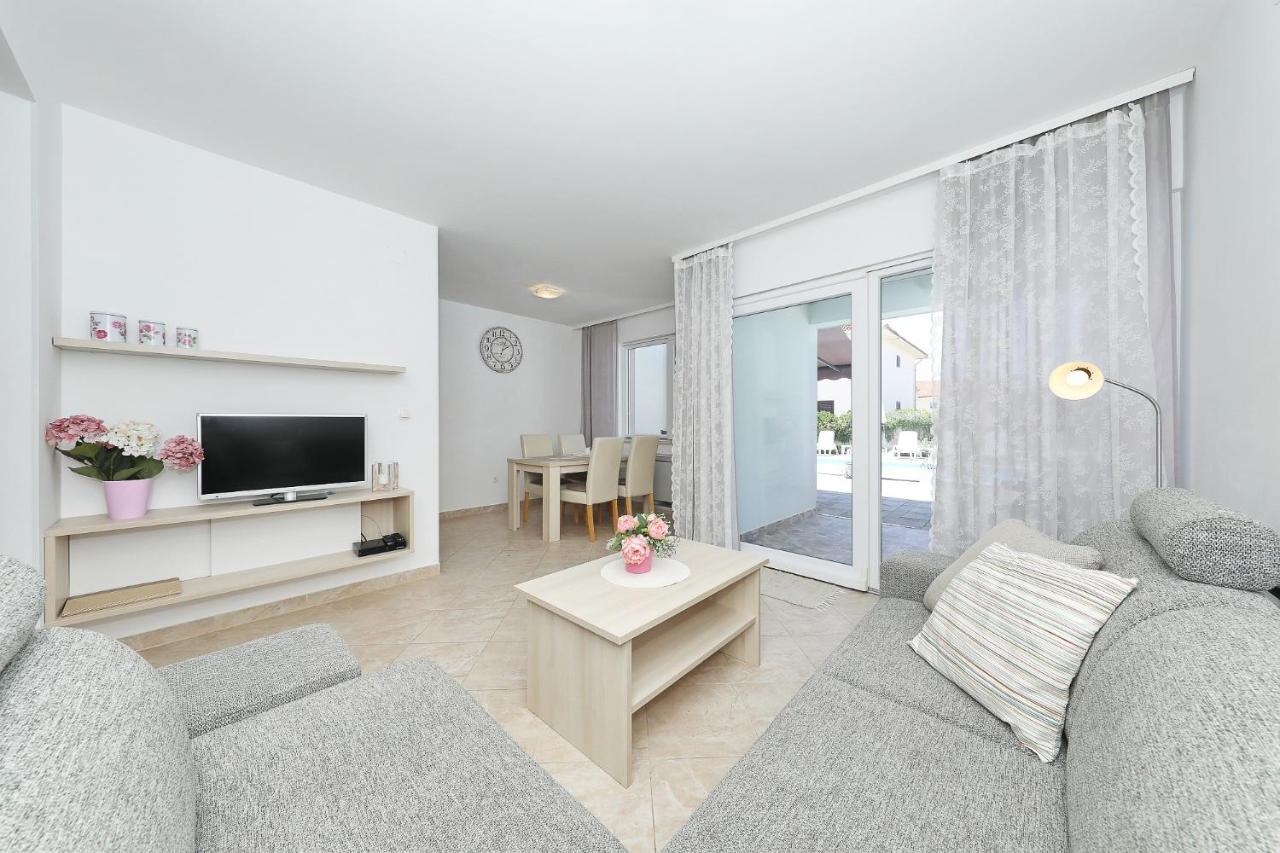 Apartments Punta Privlaka  Kültér fotó